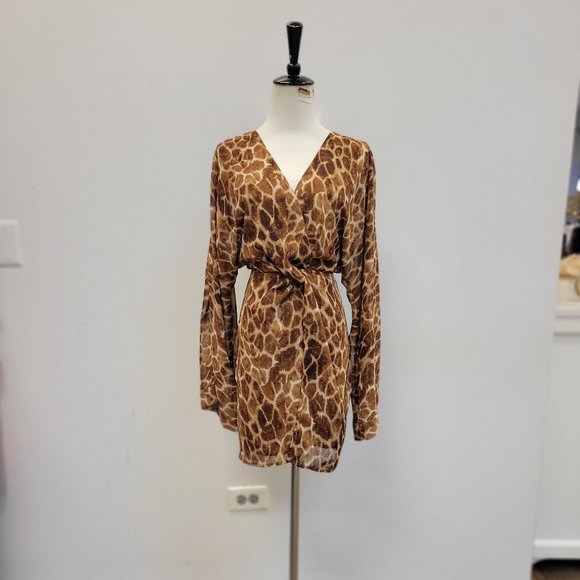 GIRAFFE PRINT MINI FLOWY DRESS WITH STATEMRNT SLEEVES - Picture 1 of 8
